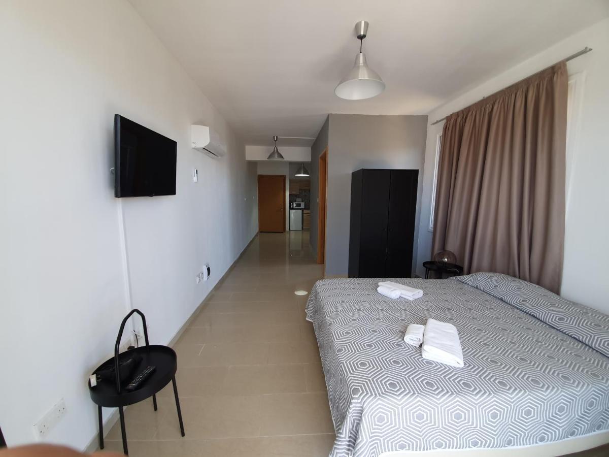 Valentinos Apartments Pafos Exterior foto