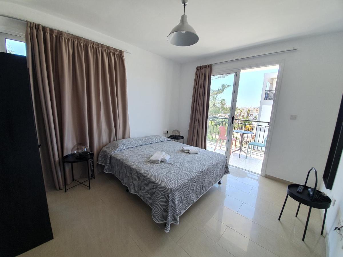 Valentinos Apartments Pafos Exterior foto
