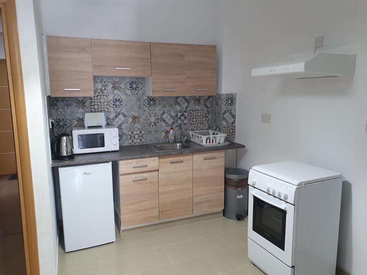 Valentinos Apartments Pafos Exterior foto