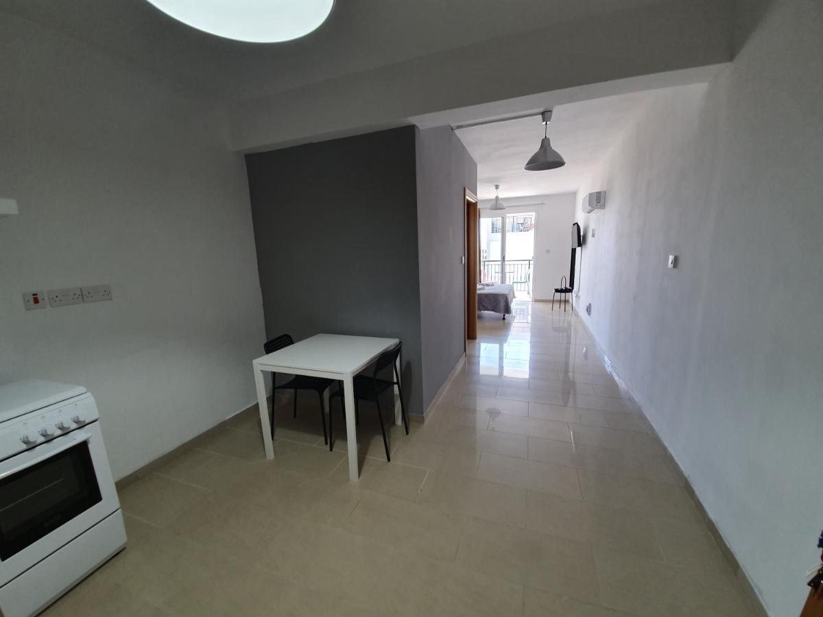Valentinos Apartments Pafos Exterior foto