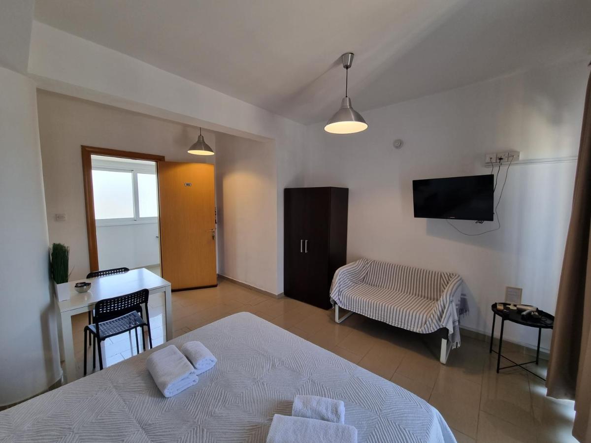 Valentinos Apartments Pafos Exterior foto