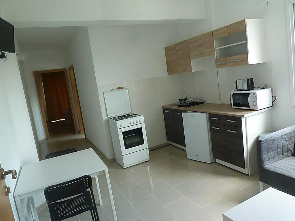 Valentinos Apartments Pafos Quarto foto
