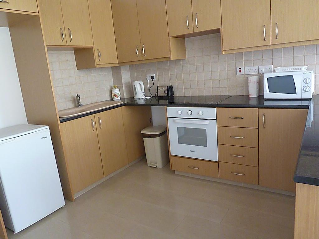 Valentinos Apartments Pafos Quarto foto