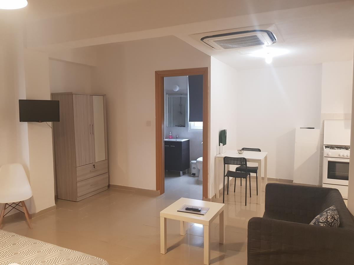 Valentinos Apartments Pafos Exterior foto