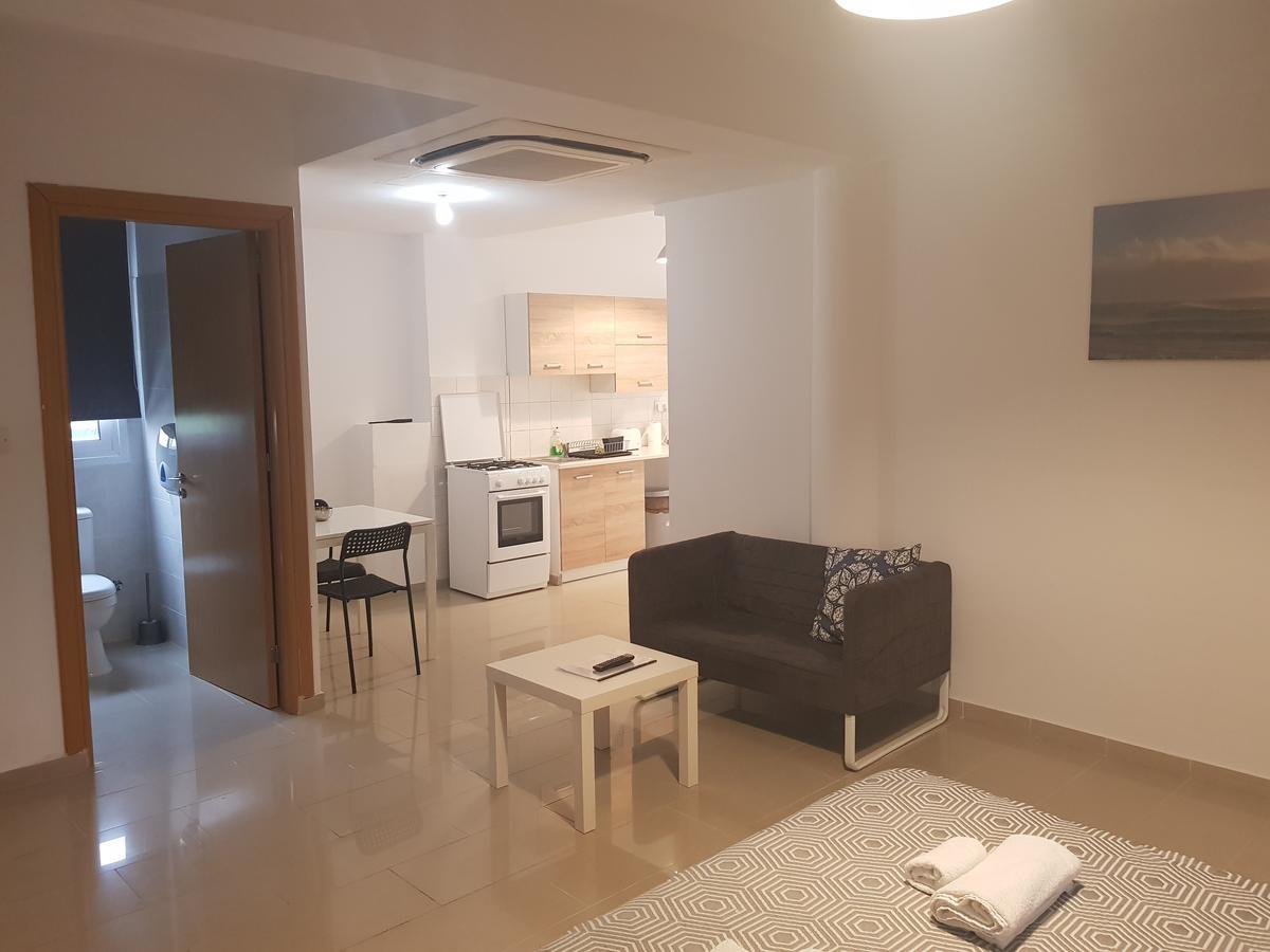 Valentinos Apartments Pafos Exterior foto