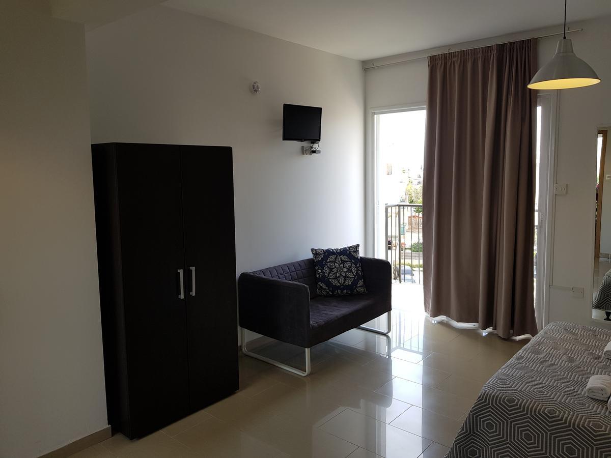 Valentinos Apartments Pafos Exterior foto