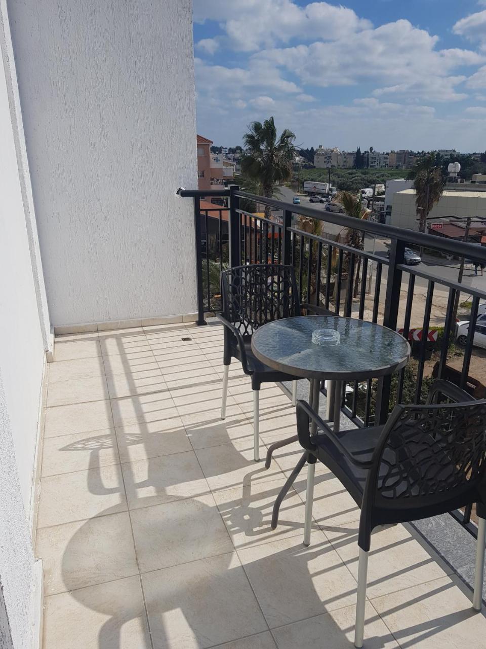 Valentinos Apartments Pafos Exterior foto
